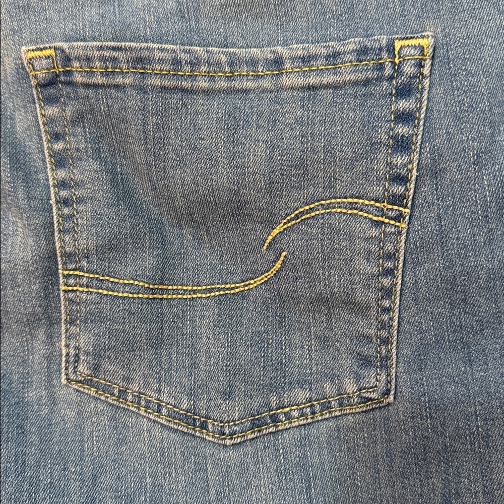 NWOT Levi Strauss Signature Women's Mid-Rise Capri Blue Jeans Size 18 - Picture 9 of 11